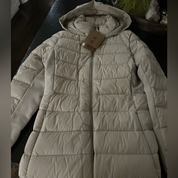 NEW..Burberry slim fit puffer coat NEW - Picture 9 of 10